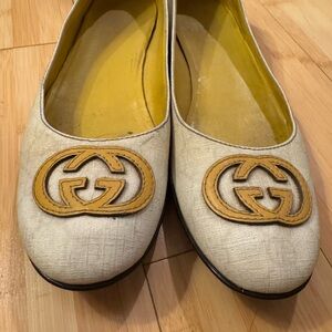 Vintage Gucci Logo Cream and Yellow leather Ballet Flats